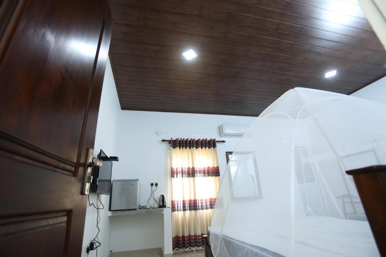 Optimum Residencies Acomodação com café da manhã Negombo Exterior foto