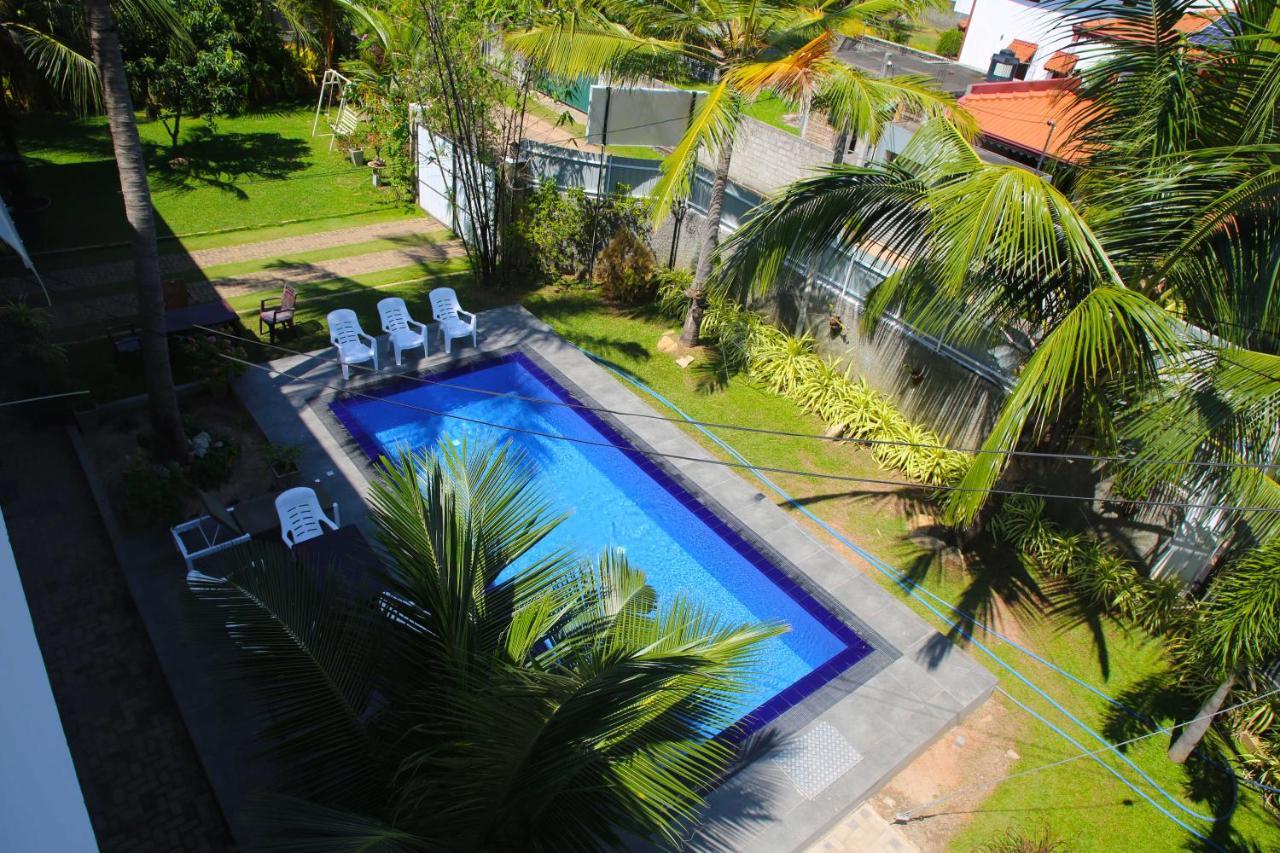 Optimum Residencies Acomodação com café da manhã Negombo Exterior foto
