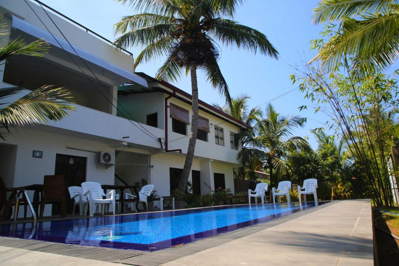 Optimum Residencies Acomodação com café da manhã Negombo Exterior foto